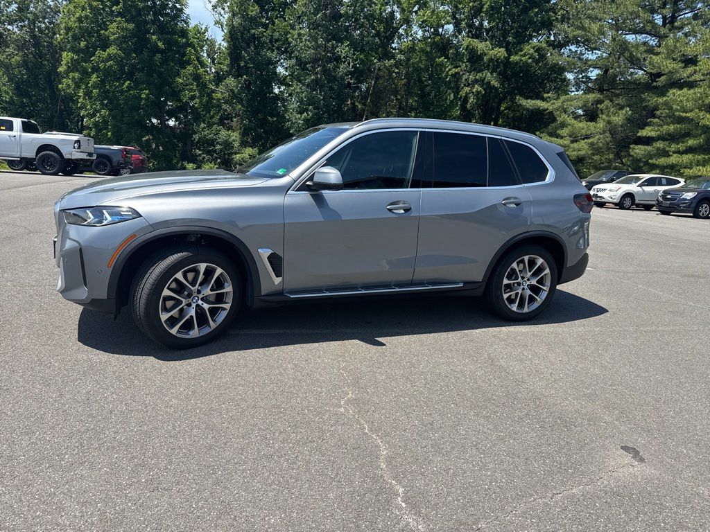 2024 BMW X5 sDrive40i RWD Gris (Gray Metallic) SUV/Crossover Tracción trasera 8 velocidades Automática