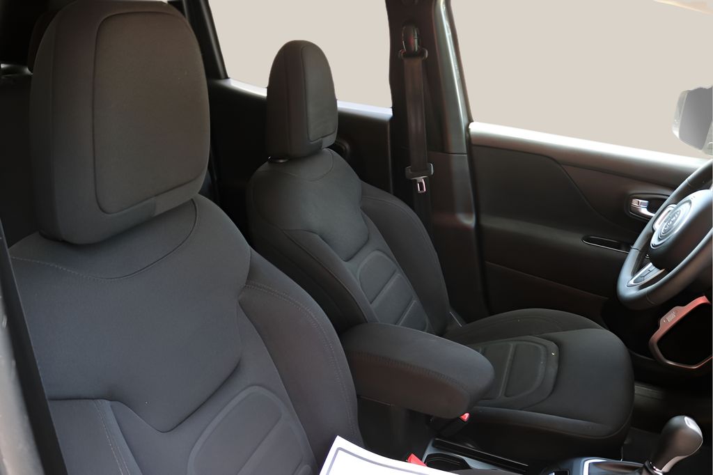 Used 2021 Gray Jeep Latitude image 19