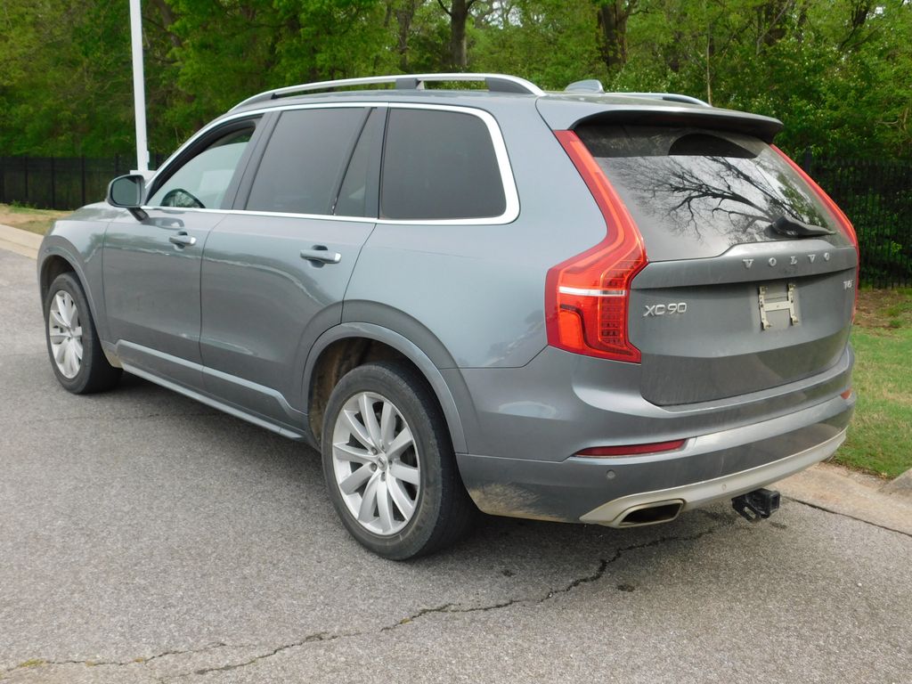 2017 Volvo XC90 T6 Momentum 10