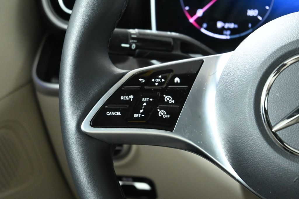 Thumbnail: 2025 Mercedes-Benz C-Class - 17