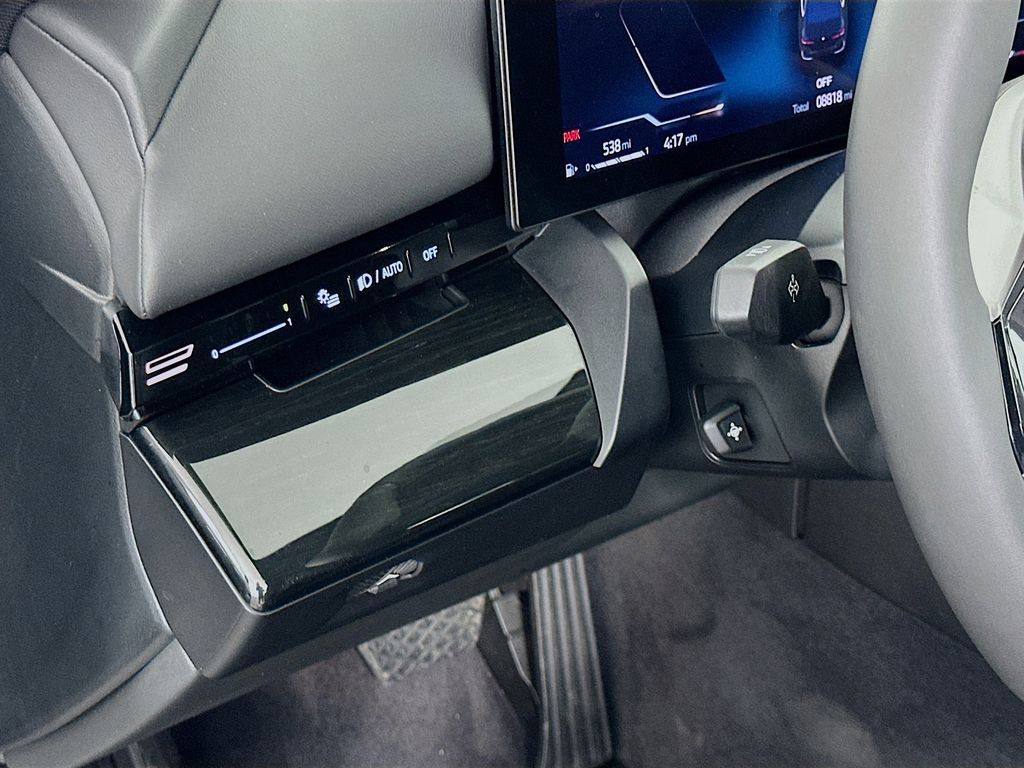 Thumbnail: 2024 BMW 5 Series - 10