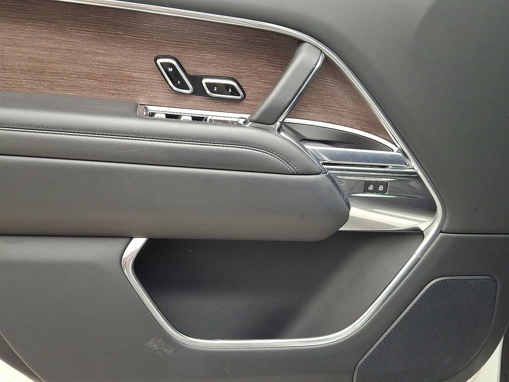 Thumbnail: 2023 Land Rover Range Rover - 13