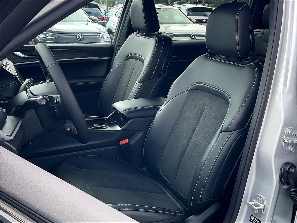2026 Jeep Grand Cherokee L — photo 11