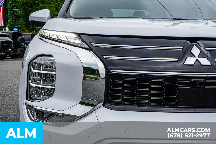 2025 Mitsubishi Outlander SE - Photo 12