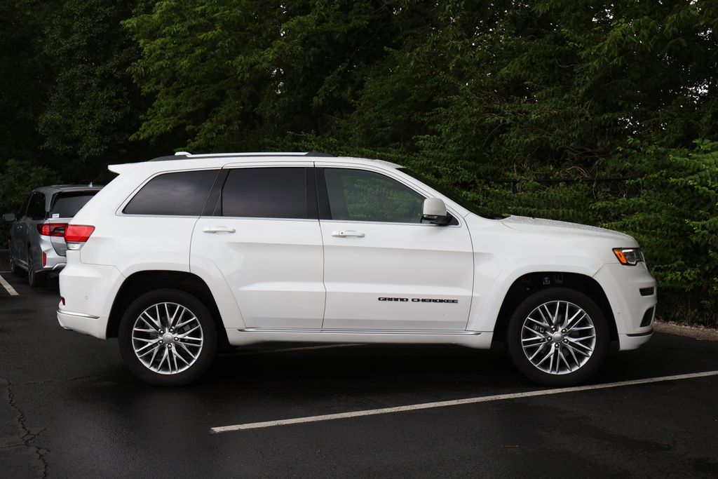 Thumbnail: 2018 Jeep Grand Cherokee - 11