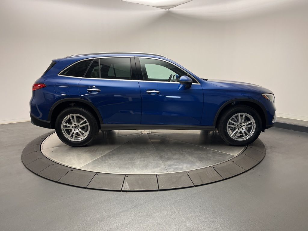 Thumbnail: 2026 Mercedes-Benz GLC - 8