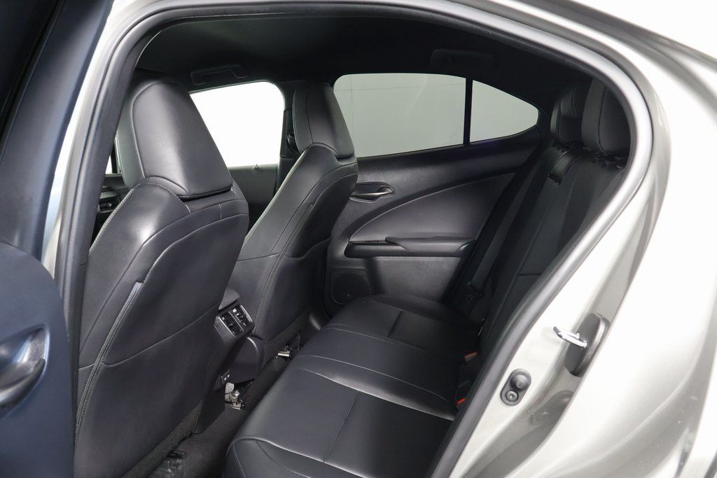 Thumbnail: 2021 Lexus UX - 11