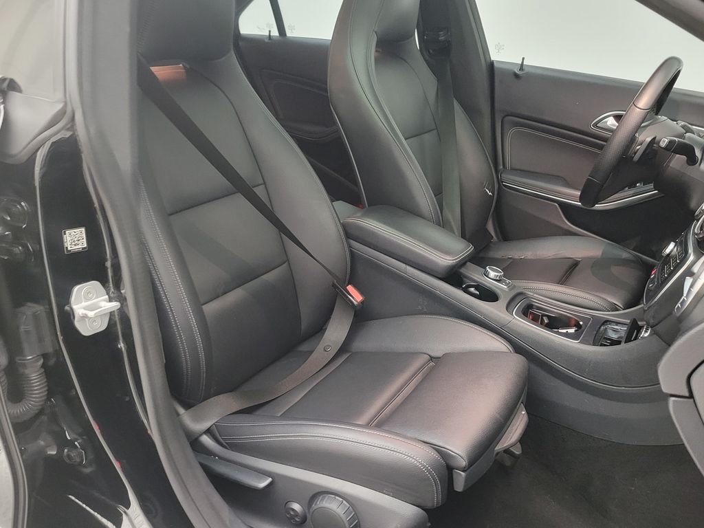 Thumbnail: 2016 Mercedes-Benz CLA - 12