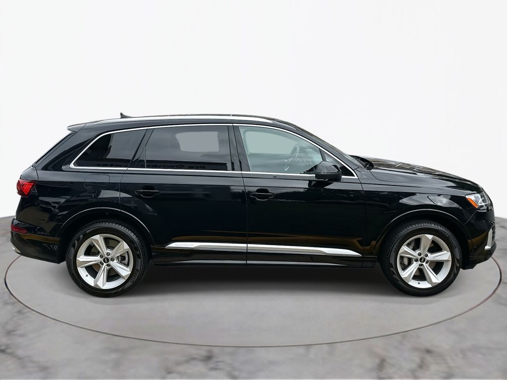 Thumbnail: 2022 Audi Q7 - 6
