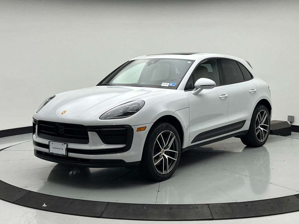 Thumbnail: 2023 Porsche Macan - 1