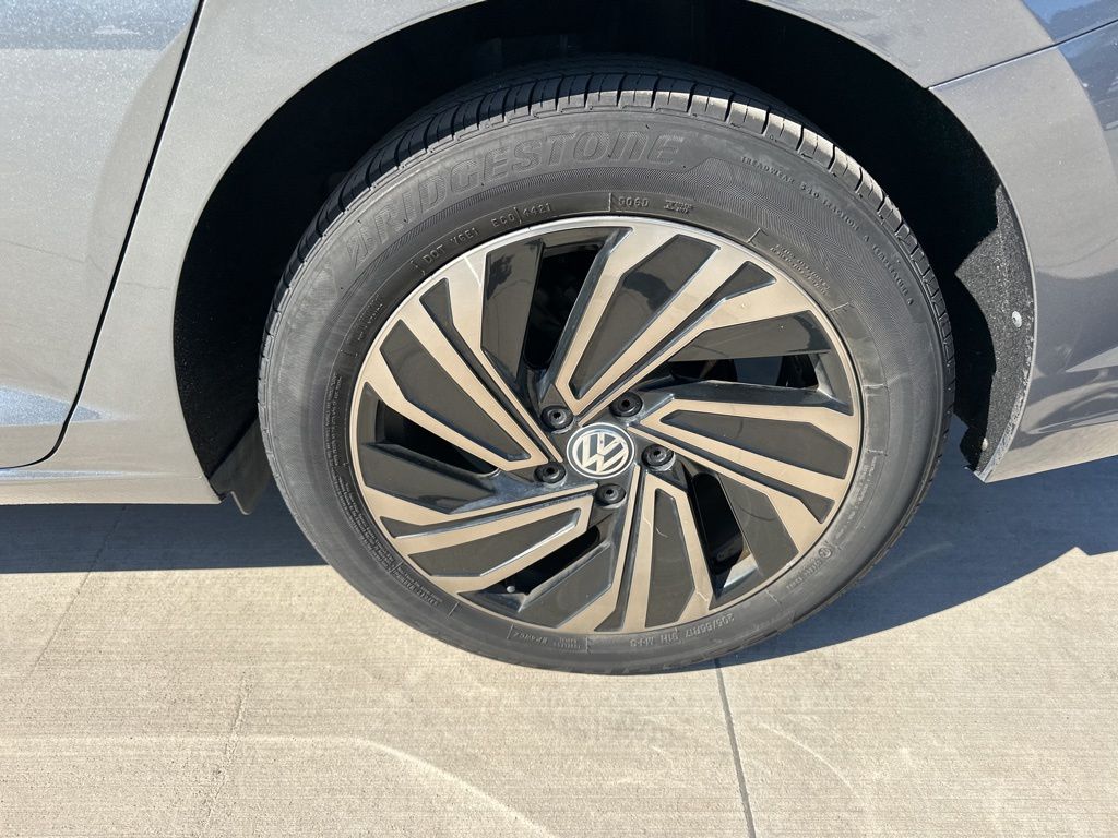 2019 Volkswagen Jetta SEL Premium 13