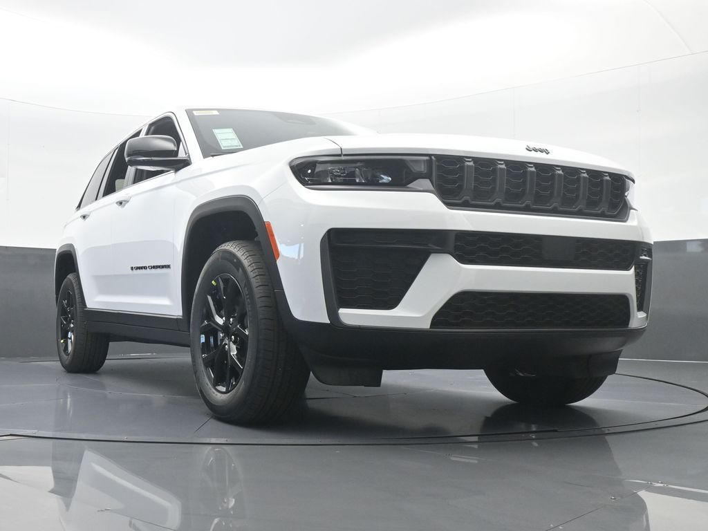 New 2026 Bright White Clearcoat Jeep Laredo image 64