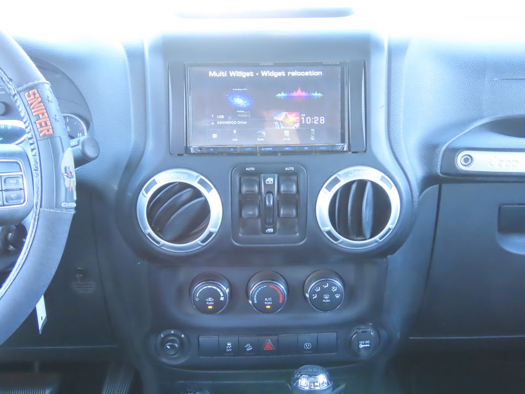 Thumbnail: 2014 Jeep Wrangler - 8