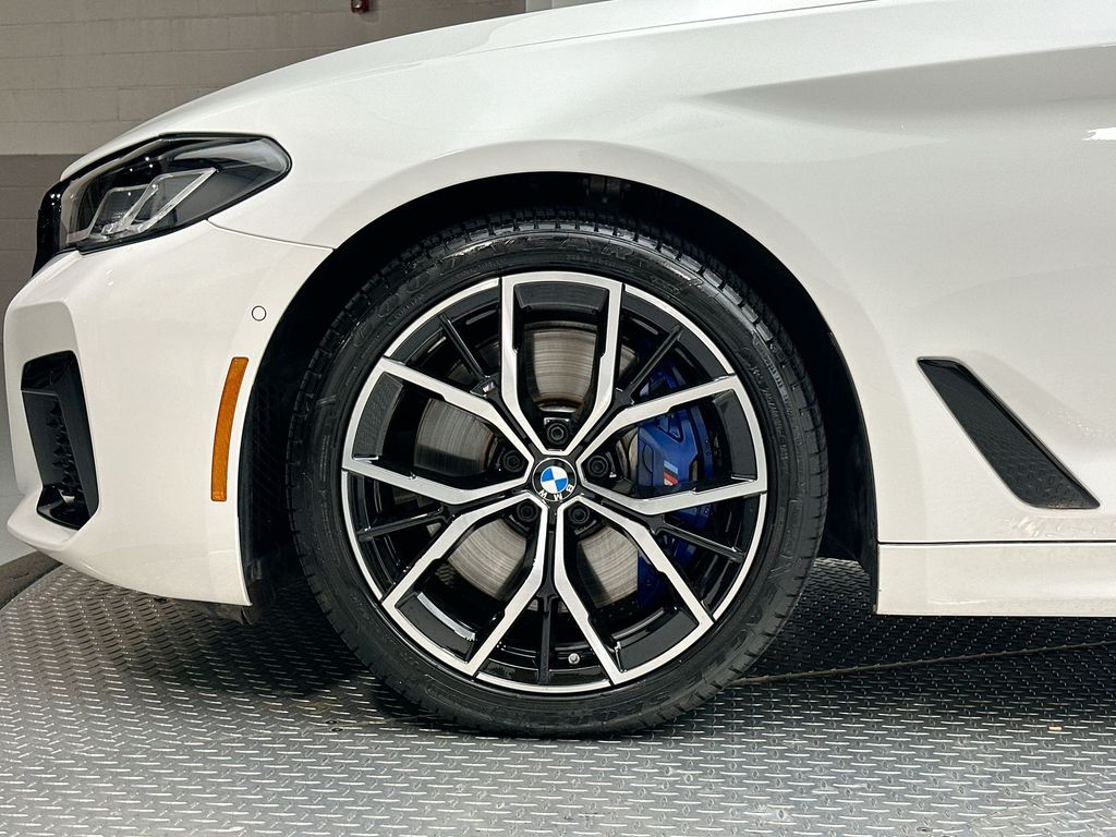 Thumbnail: 2022 BMW 5 Series - 4