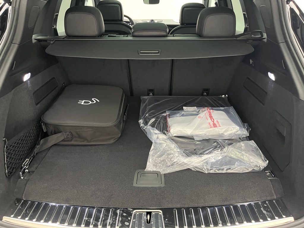 Thumbnail: 2026 Porsche Cayenne - 26