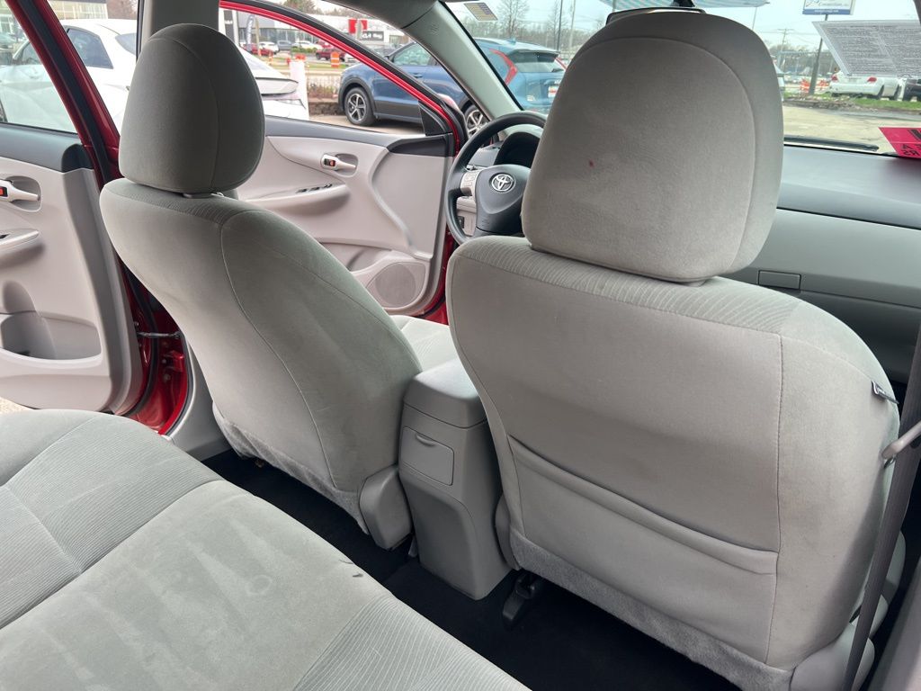 2013 Toyota Corolla L photo
