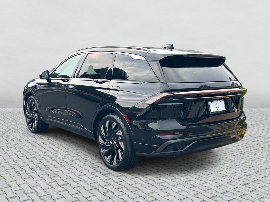 Thumbnail: 2024 Lincoln Nautilus - 7