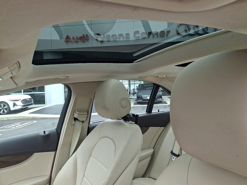 Thumbnail: 2015 Mercedes-Benz C-Class - 14