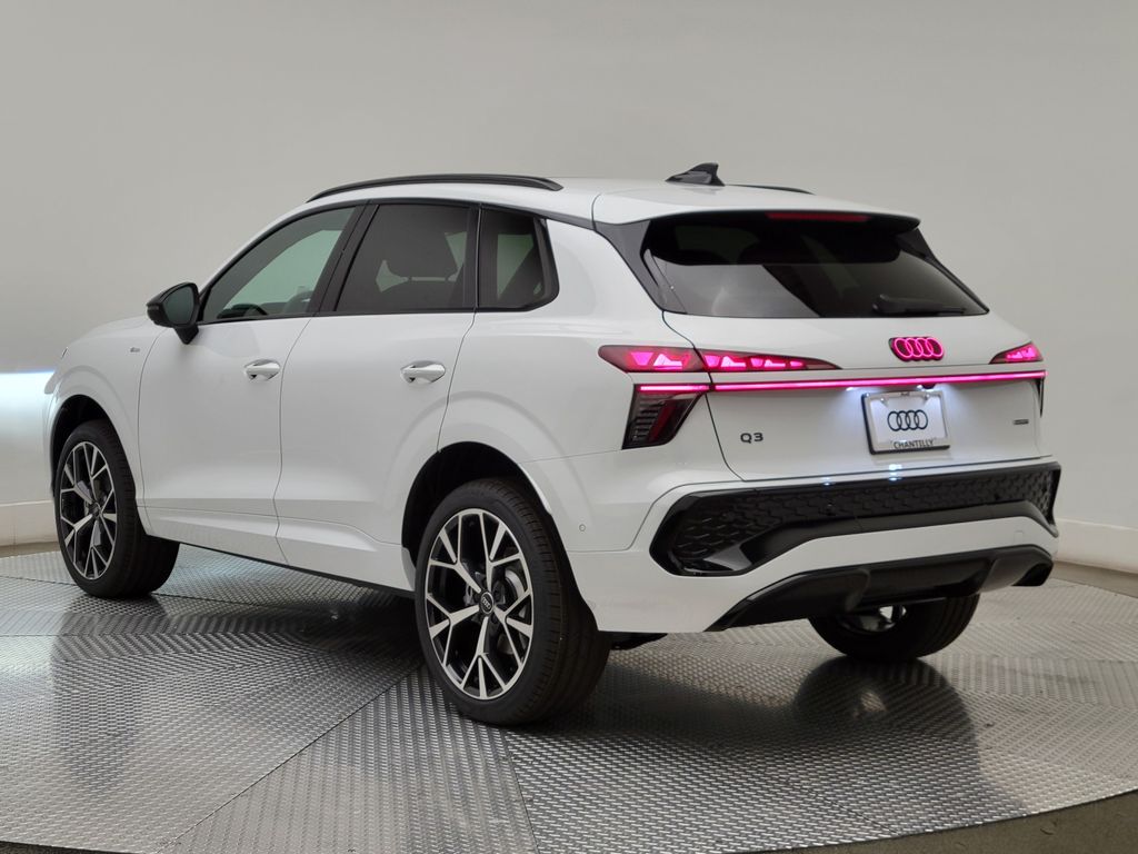 Thumbnail: 2026 Audi Q3 - 4