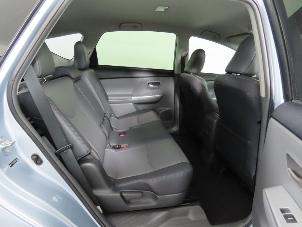 2012 Toyota Prius v Five 22