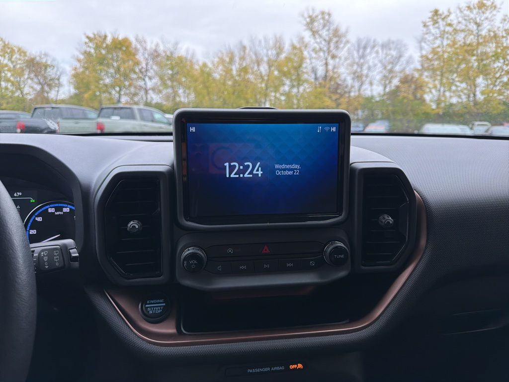 Thumbnail: 2022 Ford Bronco Sport - 14