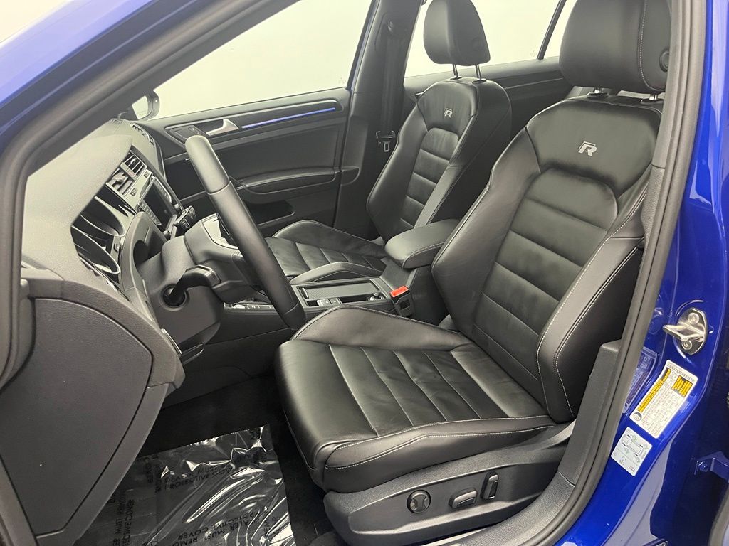 Thumbnail: 2016 Volkswagen Golf - 9