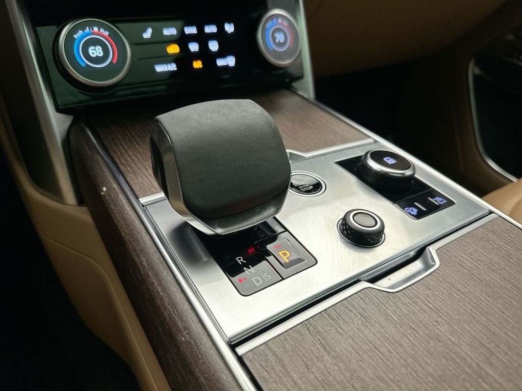 Thumbnail: 2023 Land Rover Range Rover - 12