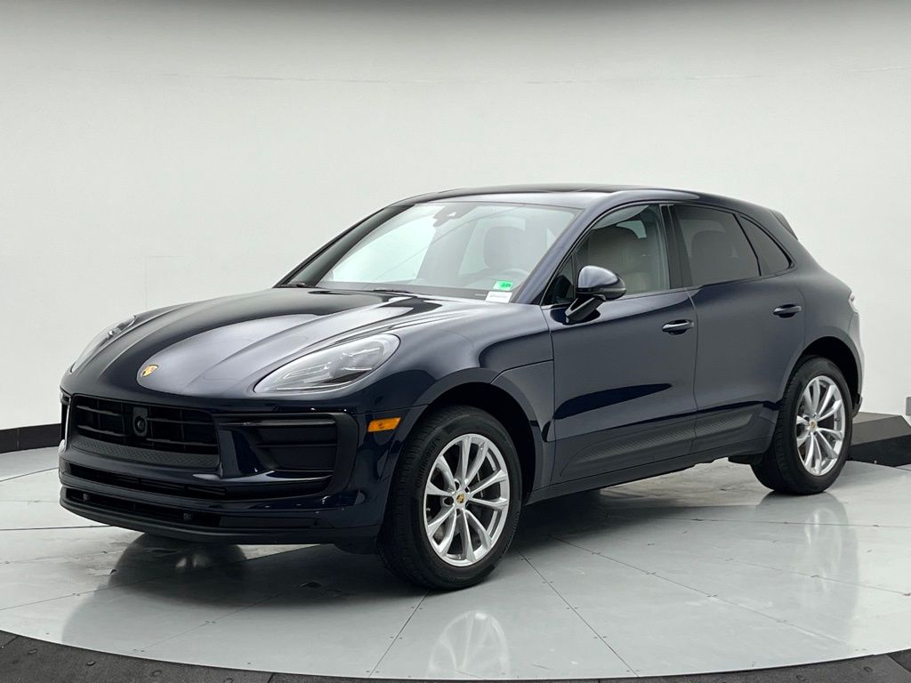 Thumbnail: 2023 Porsche Macan - 1