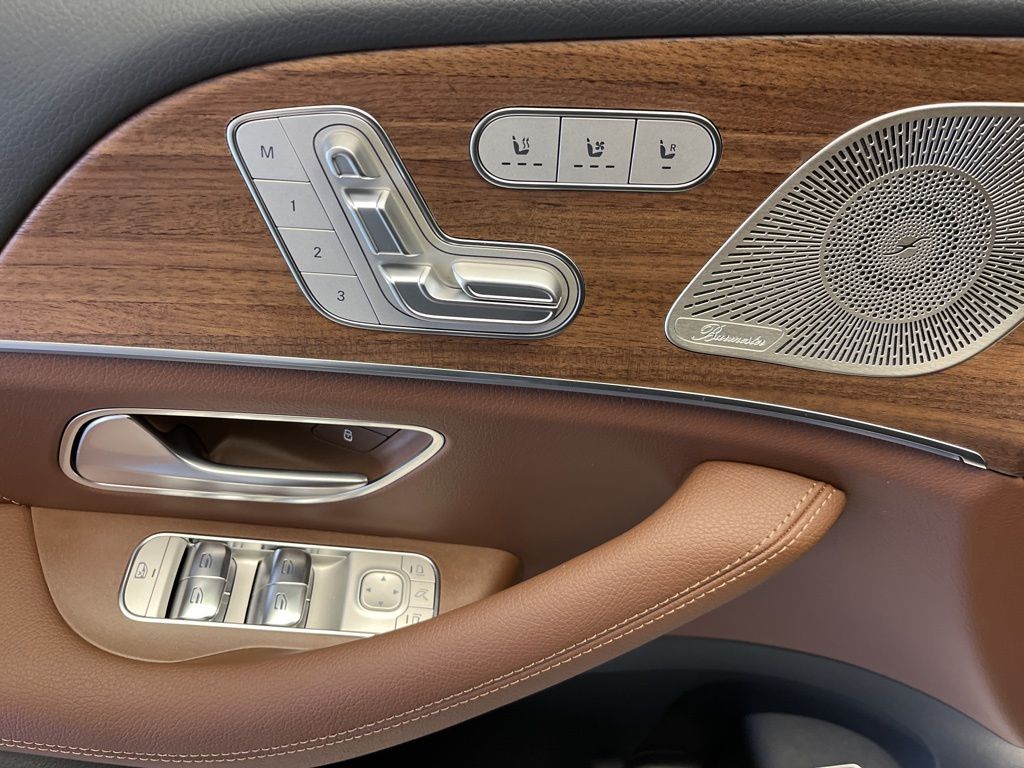 Thumbnail: 2026 Mercedes-Benz GLE - 12