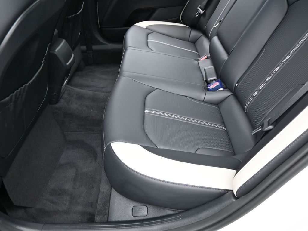New 2025 Snow White Pearl Kia LXS image 29