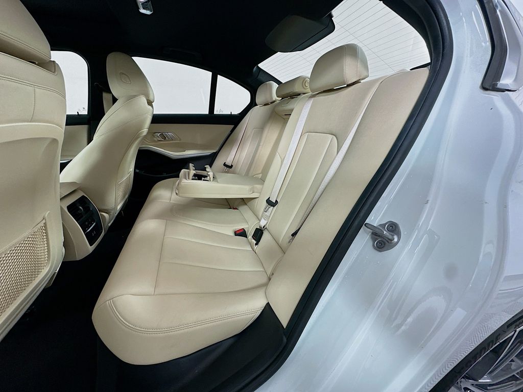 Thumbnail: 2021 BMW 3 Series - 25