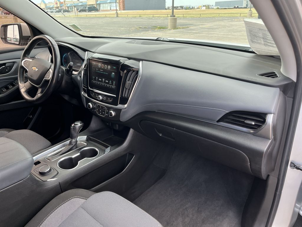 2018 Chevrolet Traverse LT 28