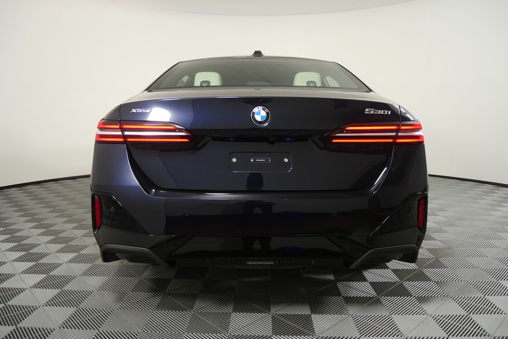 Thumbnail: 2026 BMW 5 Series - 3
