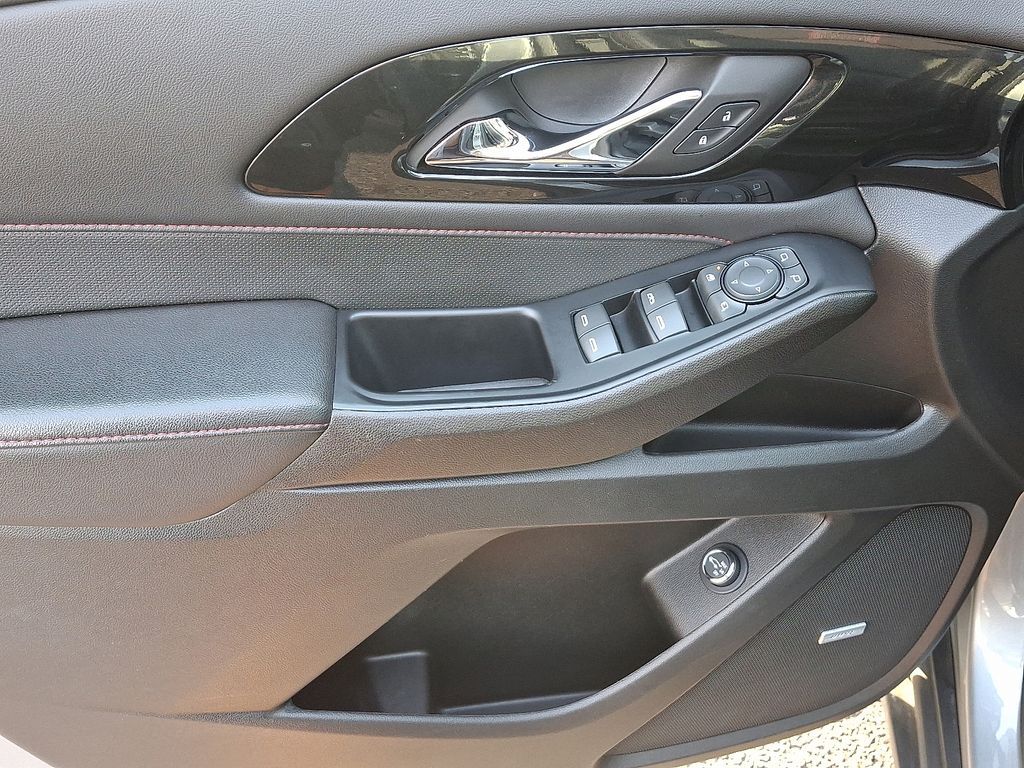 Thumbnail: 2023 Chevrolet Traverse - 13