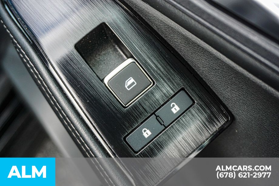 Used 2026 Black Nissan SL image 53