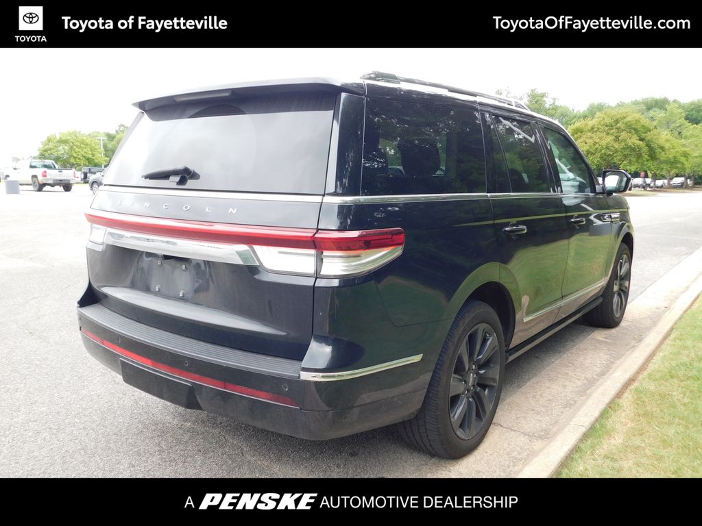 Thumbnail: 2022 Lincoln Navigator - 4
