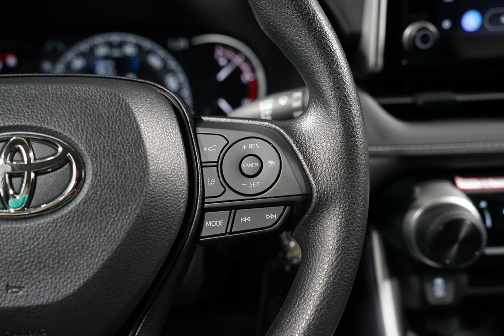 Thumbnail: 2025 Toyota RAV4 - 13