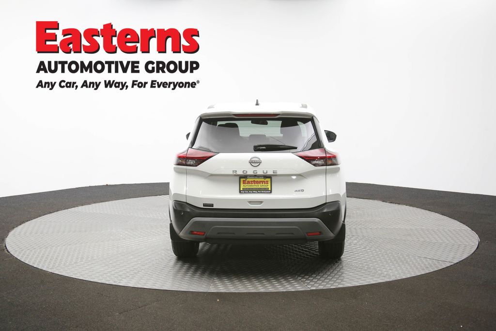 Used 2022 White Nissan S image 36