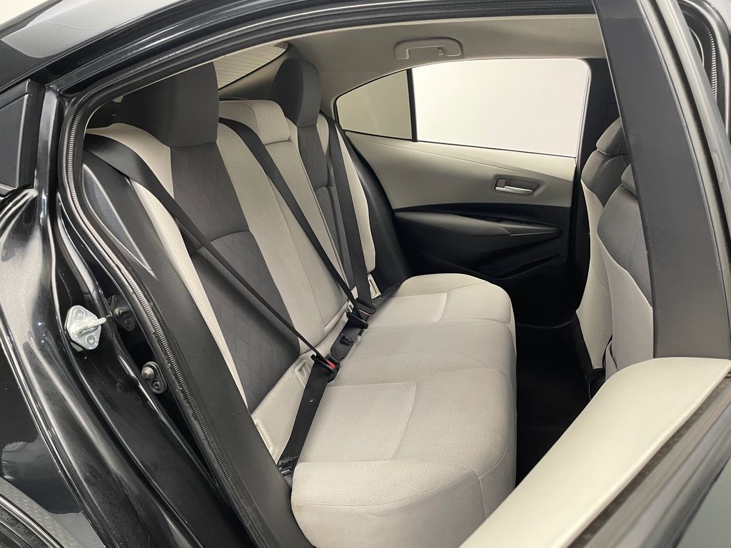 2020 Toyota Corolla LE 23