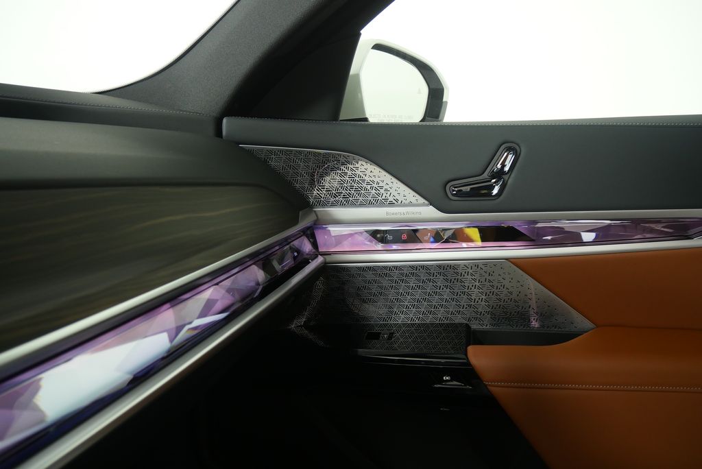 Thumbnail: 2026 BMW 7 Series - 25