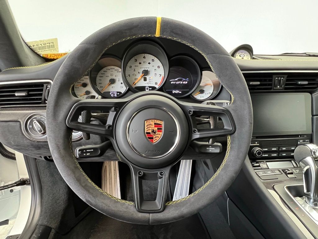 Thumbnail: 2018 Porsche 911 - 6