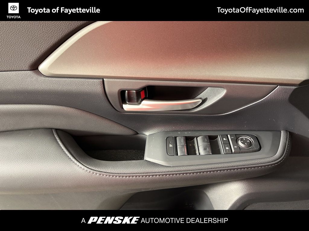 Thumbnail: 2026 Toyota Grand Highlander - 29