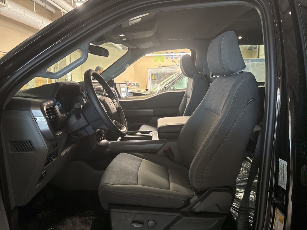 New 2025 Black Ford XLT image 9