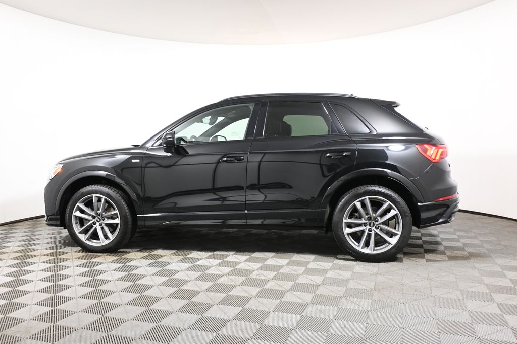 Thumbnail: 2022 Audi Q3 - 2