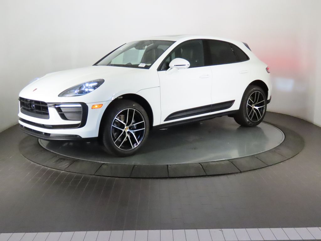 Thumbnail: 2026 Porsche Macan - 1