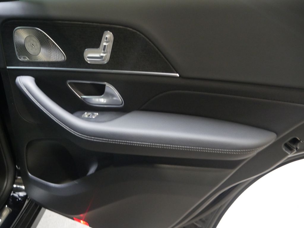 Thumbnail: 2026 Mercedes-Benz GLE - 32