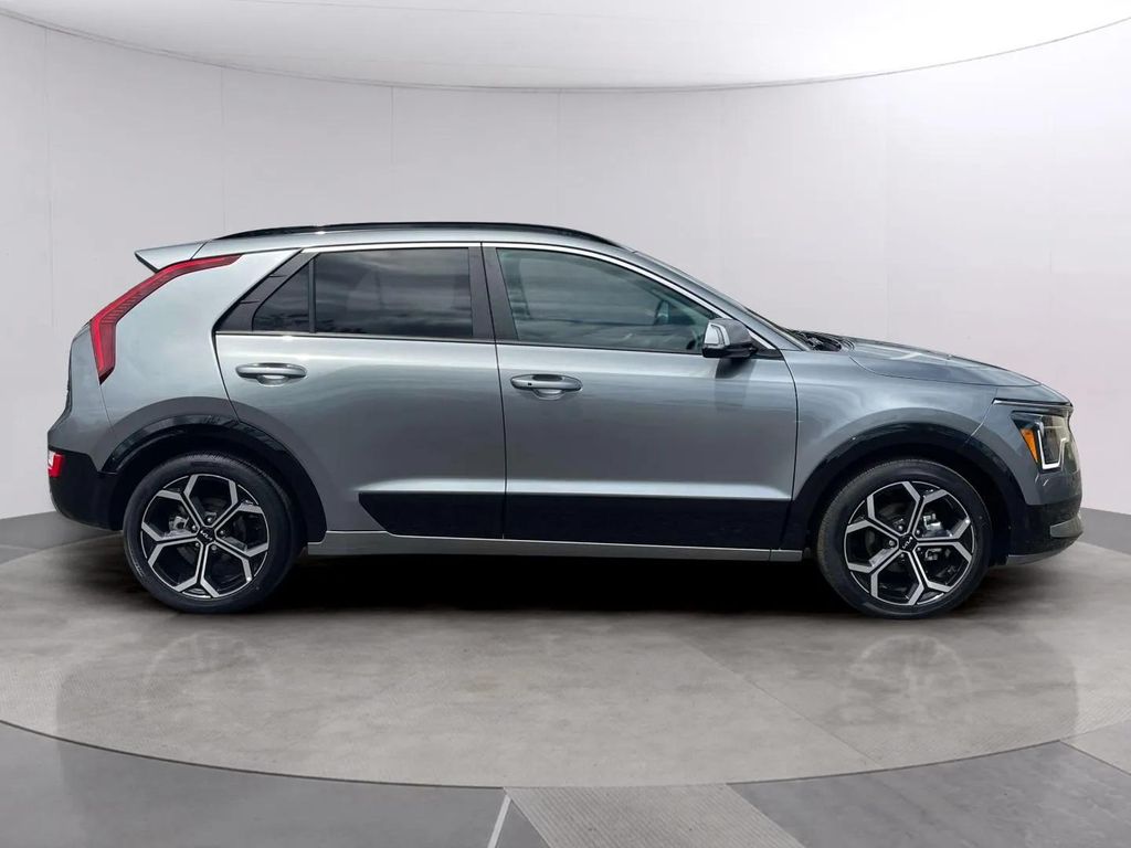 Certified Used 2025 Steel Gray Kia EX Touring image 6