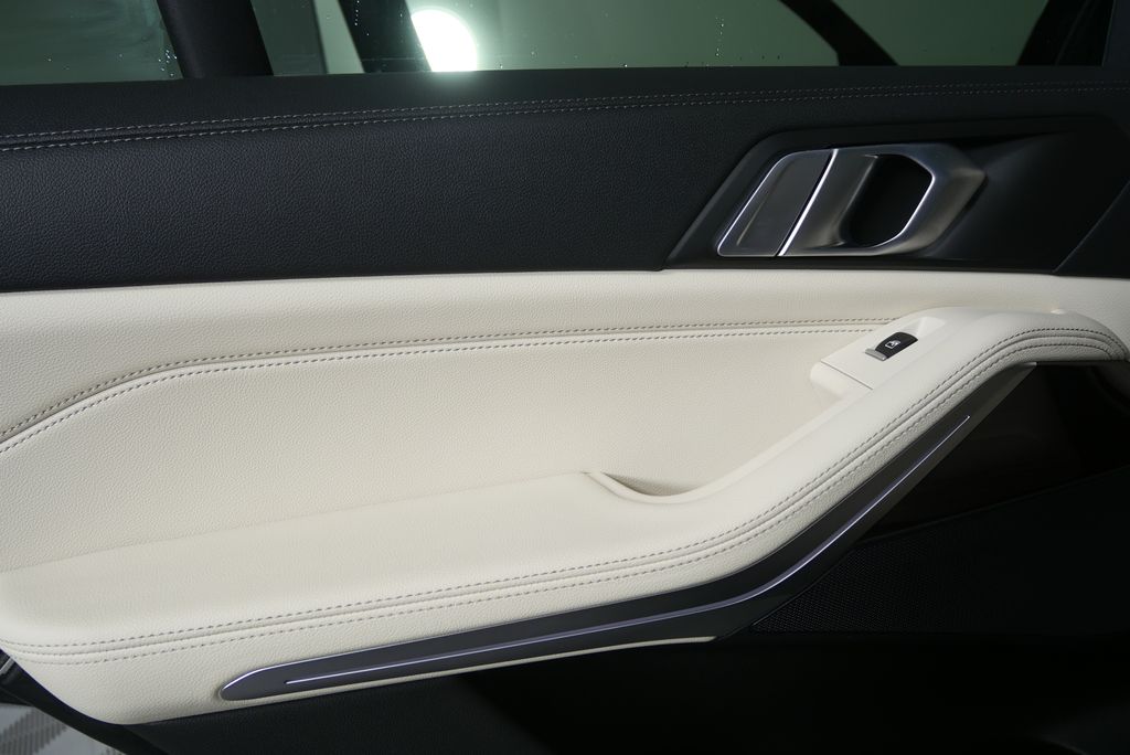 Thumbnail: 2020 BMW X5 - 12