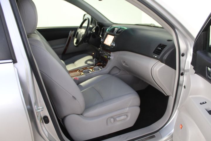 Used Car 2011 Toyota Highlander  Limited For Sale Under $10,000 In Georgetown, Texas