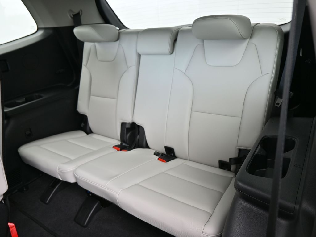 Used 2024 Glacial White Pearl Kia S image 35